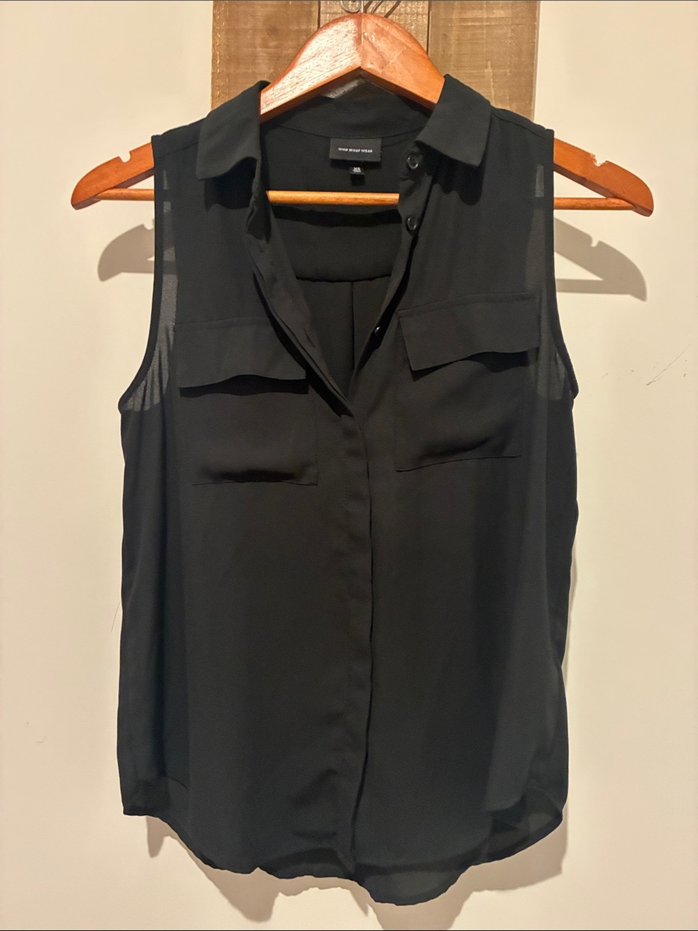Who What Wear Black Sleeveless Collared Button-Front Camisole